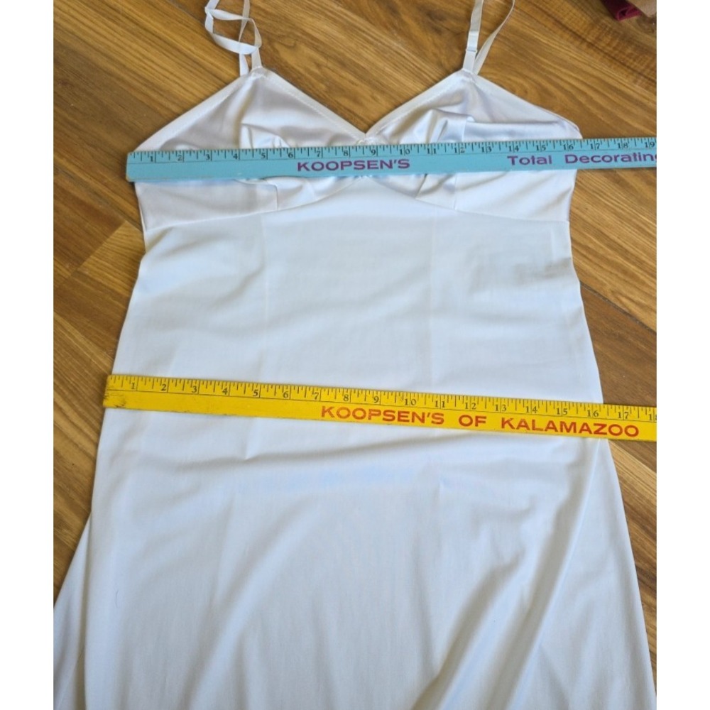 Vintage Vanity Fair Full Slip Antron III Nylon Size 34 Ivory White Fairy Prairie - Picture 13 of 14